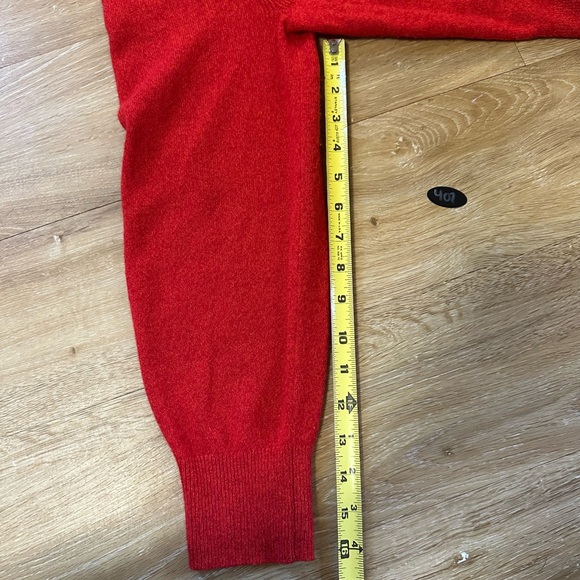 Everlane Red 100% Cashmere Sweater Classic Crew Slim Fit Size Medium M collard - Picture 6 of 8